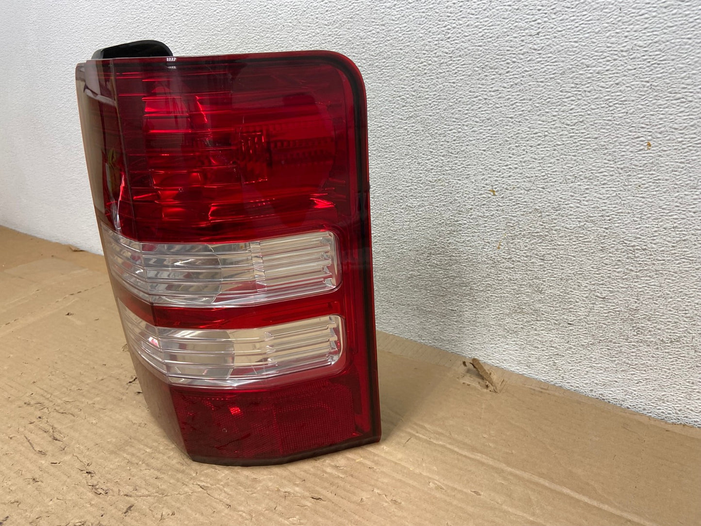 2008 to 2012 Jeep Liberty Right Passenger RH Side Tail Light AG8831 LK2