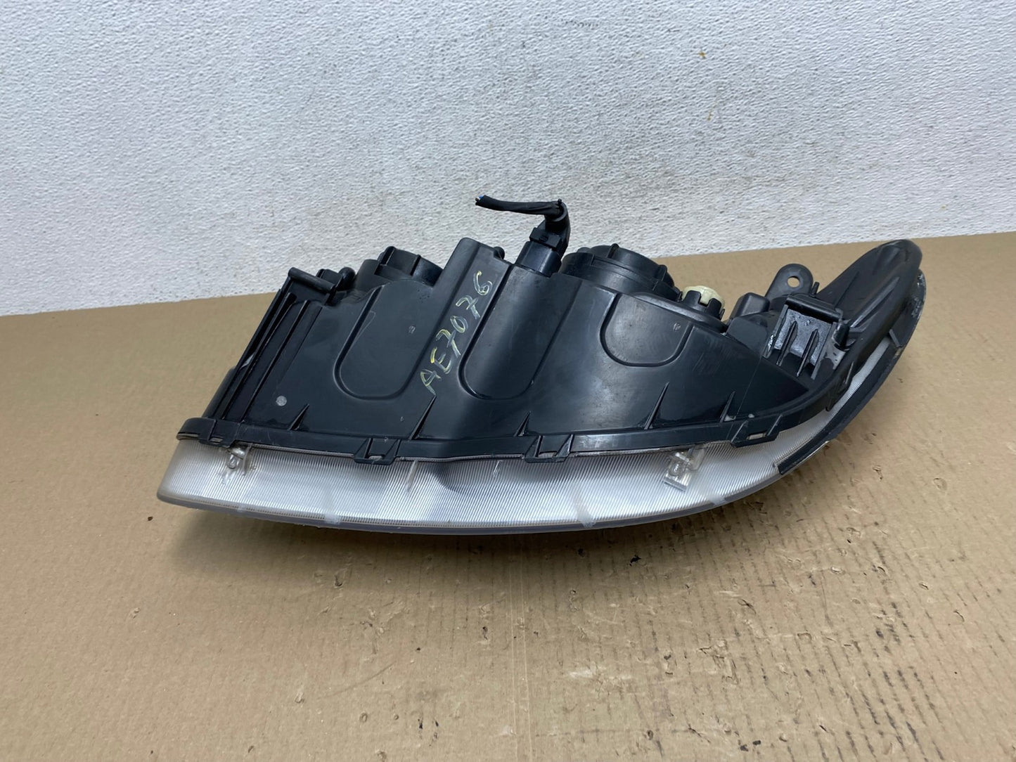 2007 2008 2009 2010 Hyundai Elantra Right Passenger Side Headlight AE7076 LK7