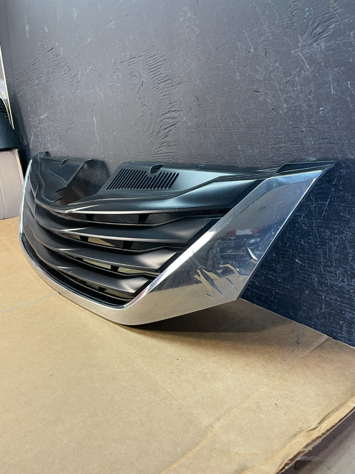 2011 to 2017 Toyota Sienna Front Upper Mesh Grill Grille AE0779 DG1