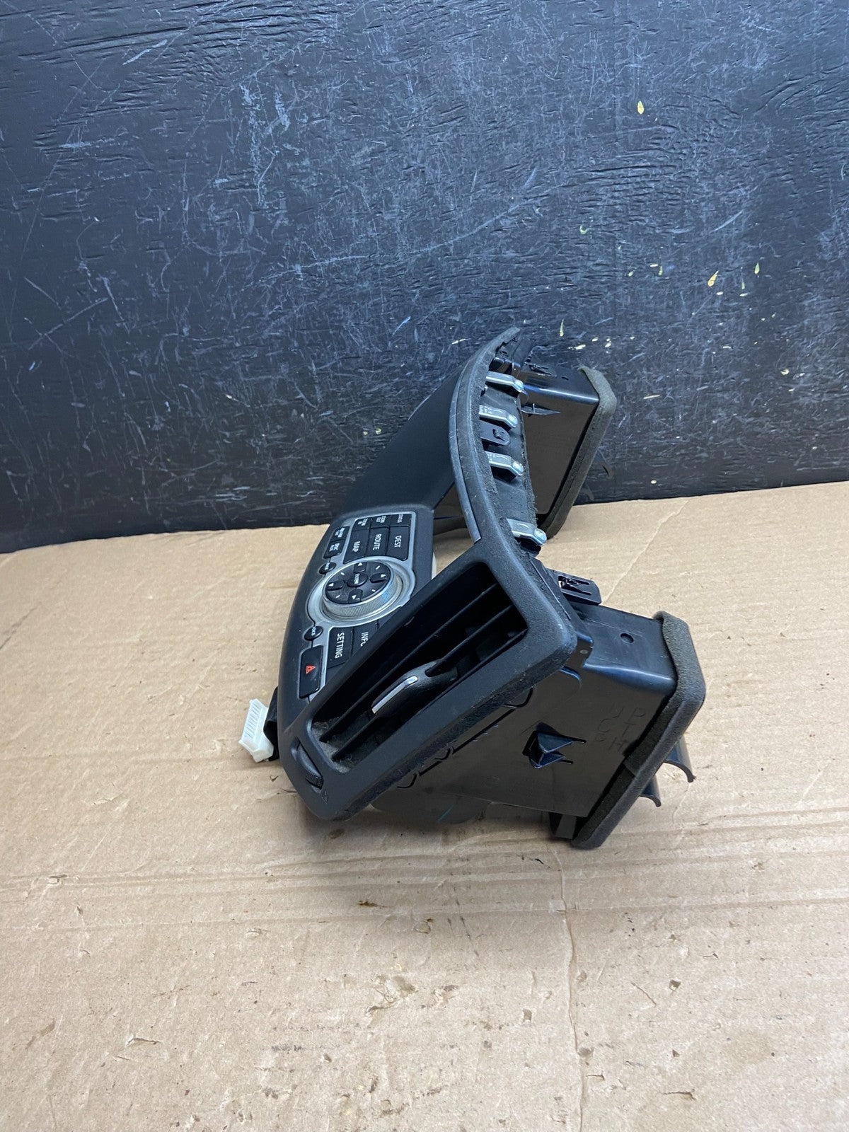 2008 to 2012 Infiniti G35 G37 Radio Player Climate Control Panel Bezel AF2061 DW2