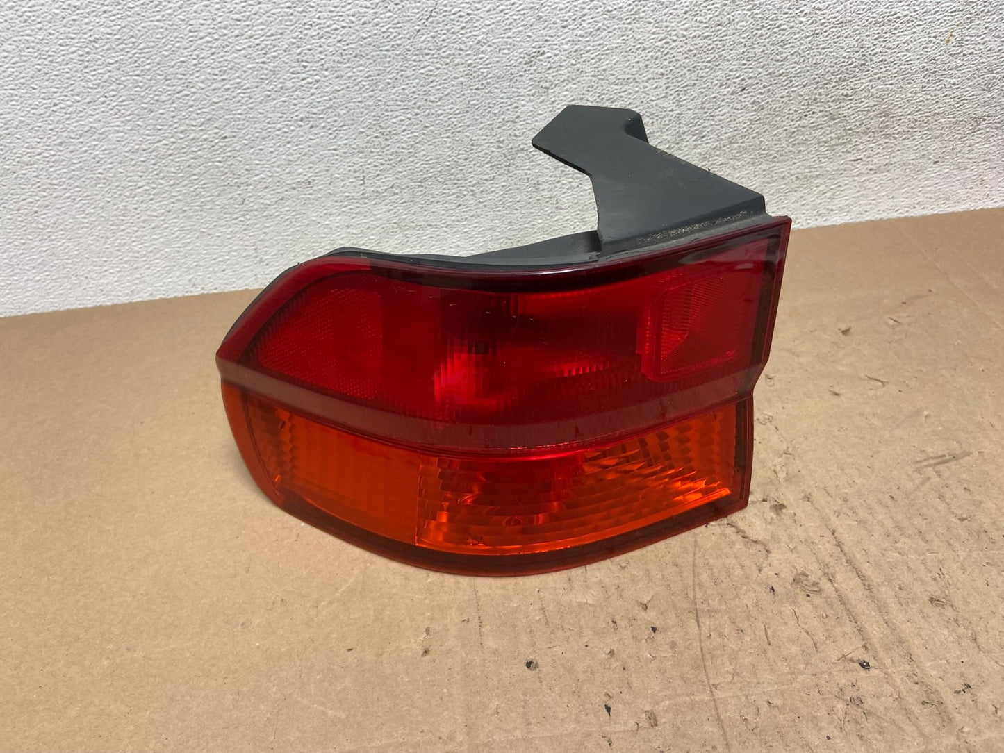 1999 2000 2001 Honda Odyssey Left Driver LH Side Tail Light AE6119 LK0