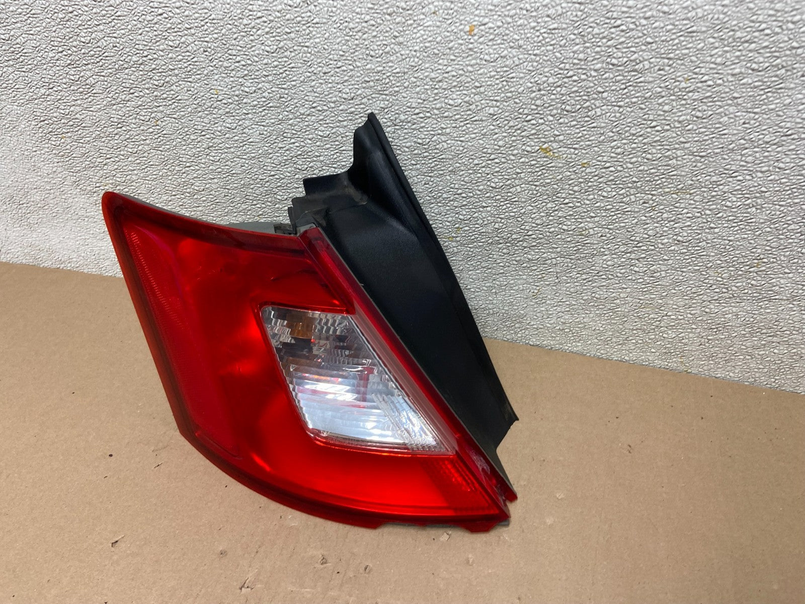 2010 to 2012 Ford Taurus Left Driver Lh Side Tail Light OEM AB5004 LK1