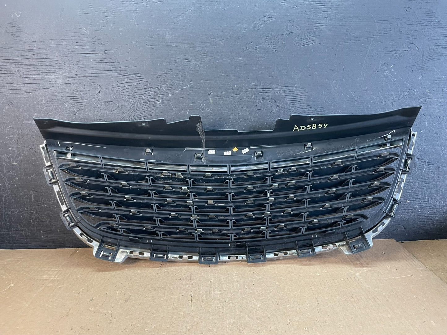 2011 to 2016 Chrysler Town & Country Front Upper Grill Grille AD5854 DW3