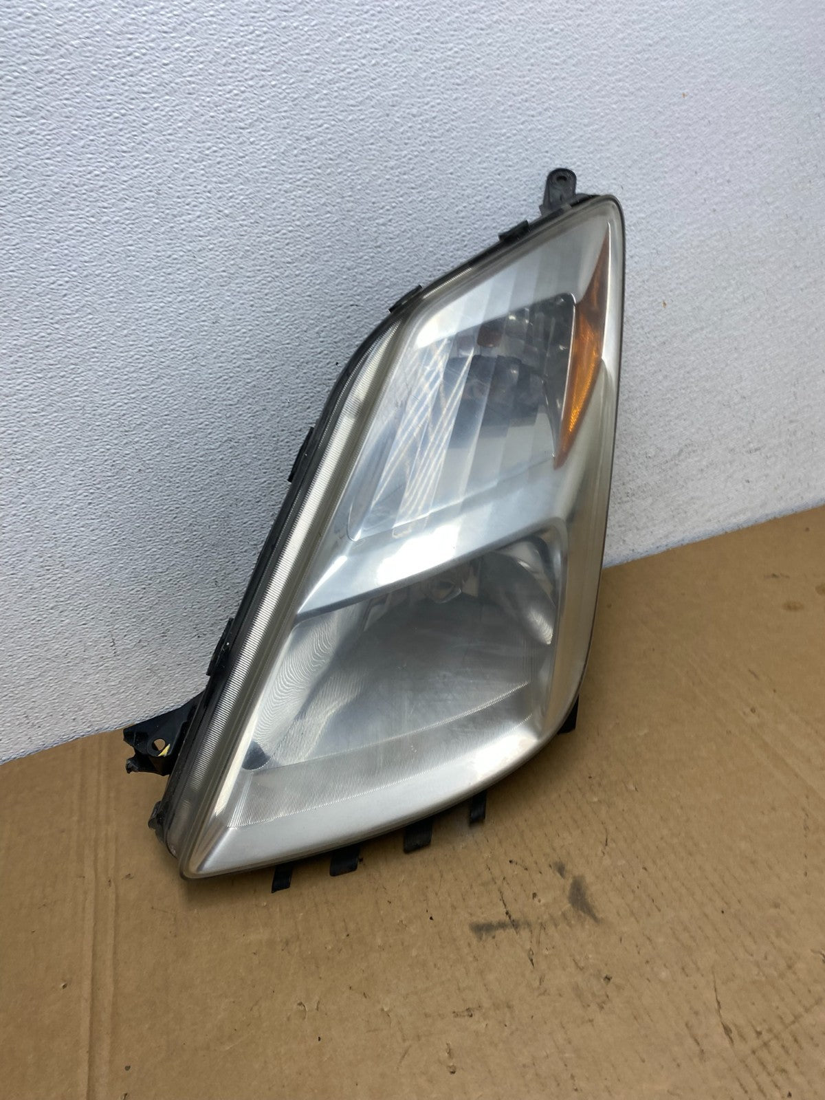 2004 - 2005 Toyota Prius Left Driver Lh Halogen Headlight AD2678 DW2