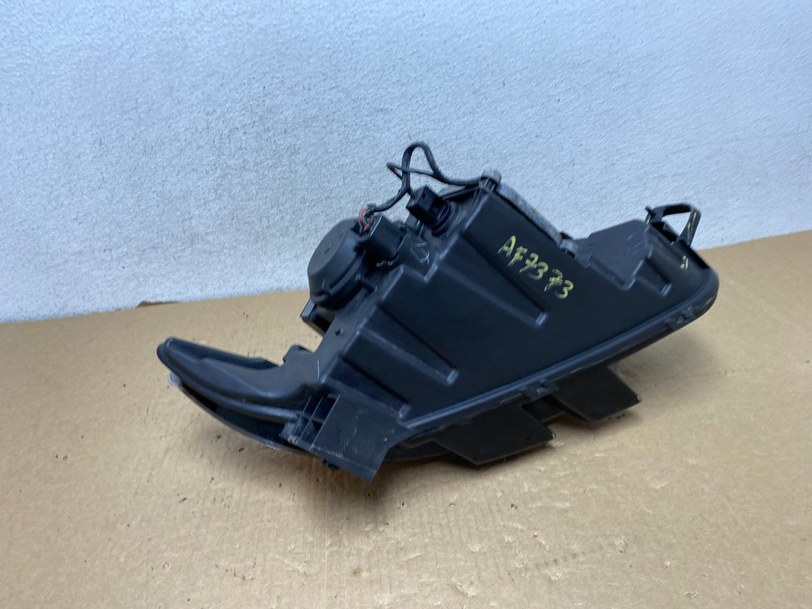2011 to 2014 Ford Edge Front Left Driver Side Headlight Xenon AF7373 DW9