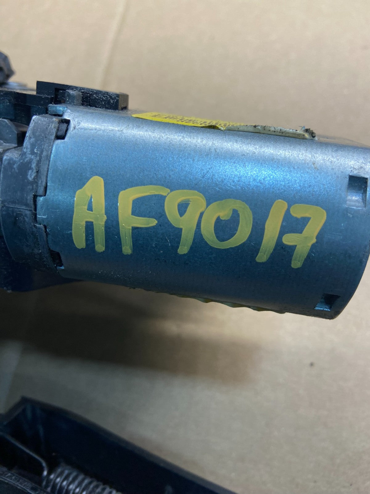 2013 to 2019 Ford Escape Rear Windshield Wiper Motor af9017 DG7