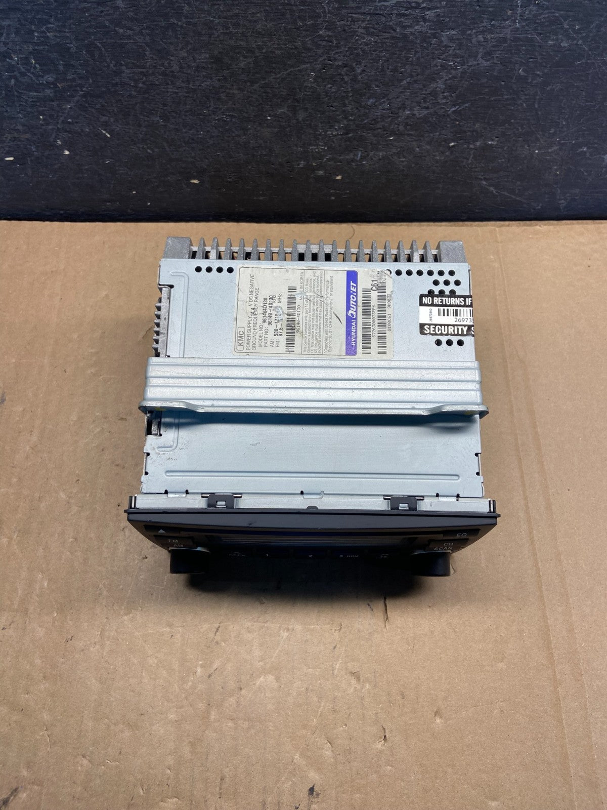2007 - 2009 Kia Sedona Entourage Radio Stereo Receiver AM FM CD Player AG1504 DW3
