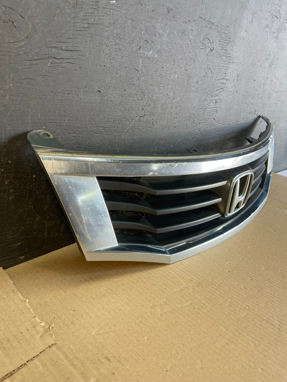 2008 2009 2010 Honda Accord Sedan Front Upper Grill Grille AE3539 DG2