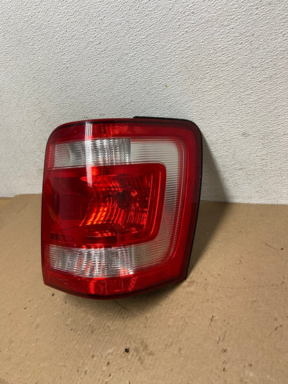 2008 to 2012 Ford Escape Right Passenger RH Side Tail Light AD7705 LK1
