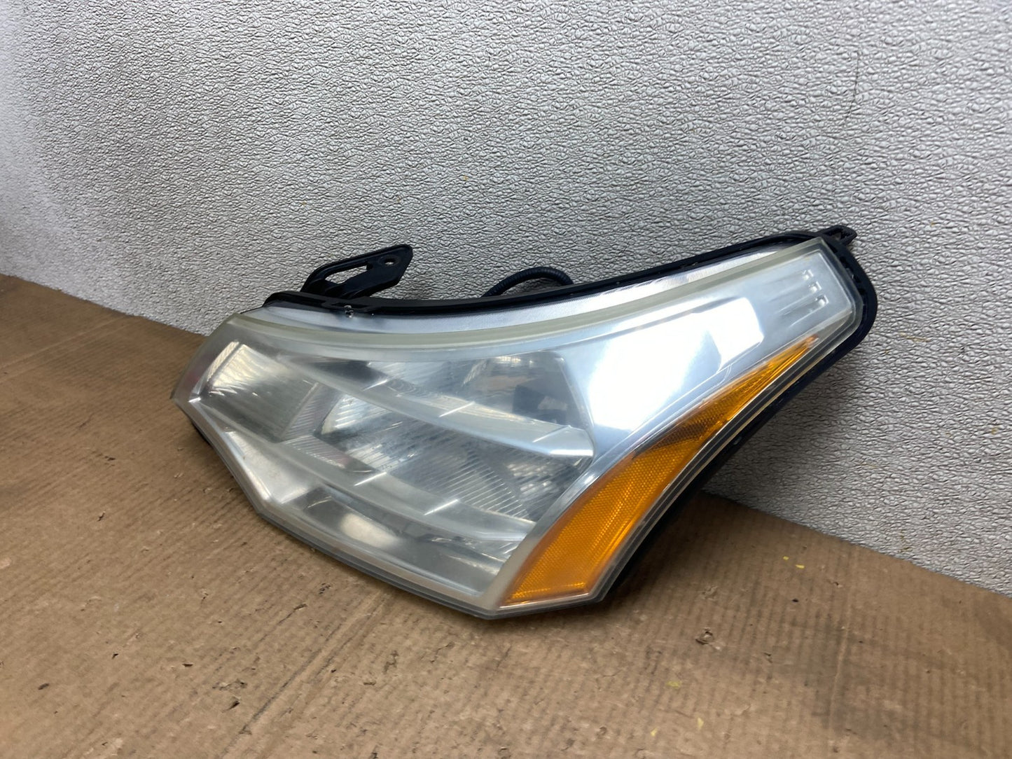2008 2009 2010 2011 Ford Focus Left Driver Lh Headlight Halogen Oem AA63851