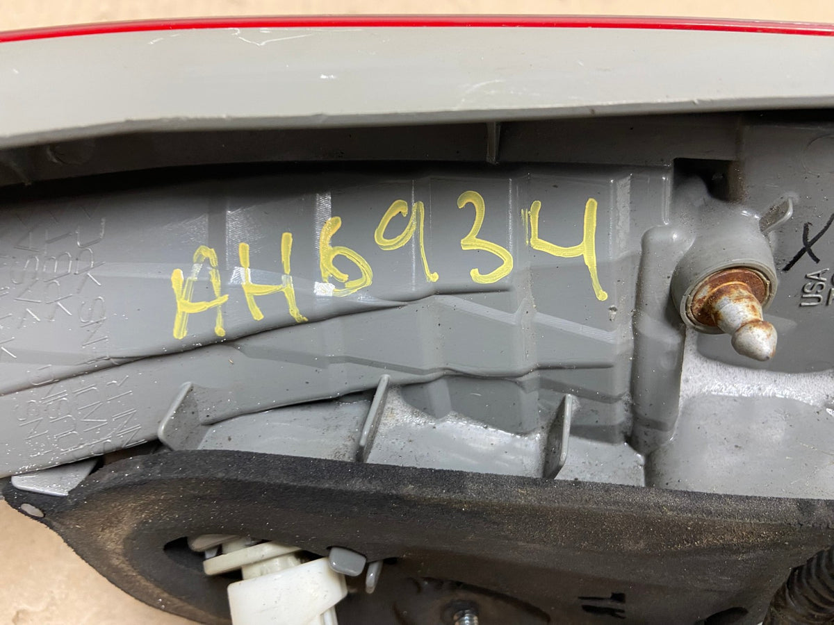 2009 to 2012 Toyota Venza Left Driver LH Side Inner Tail Light AH6934 LK6