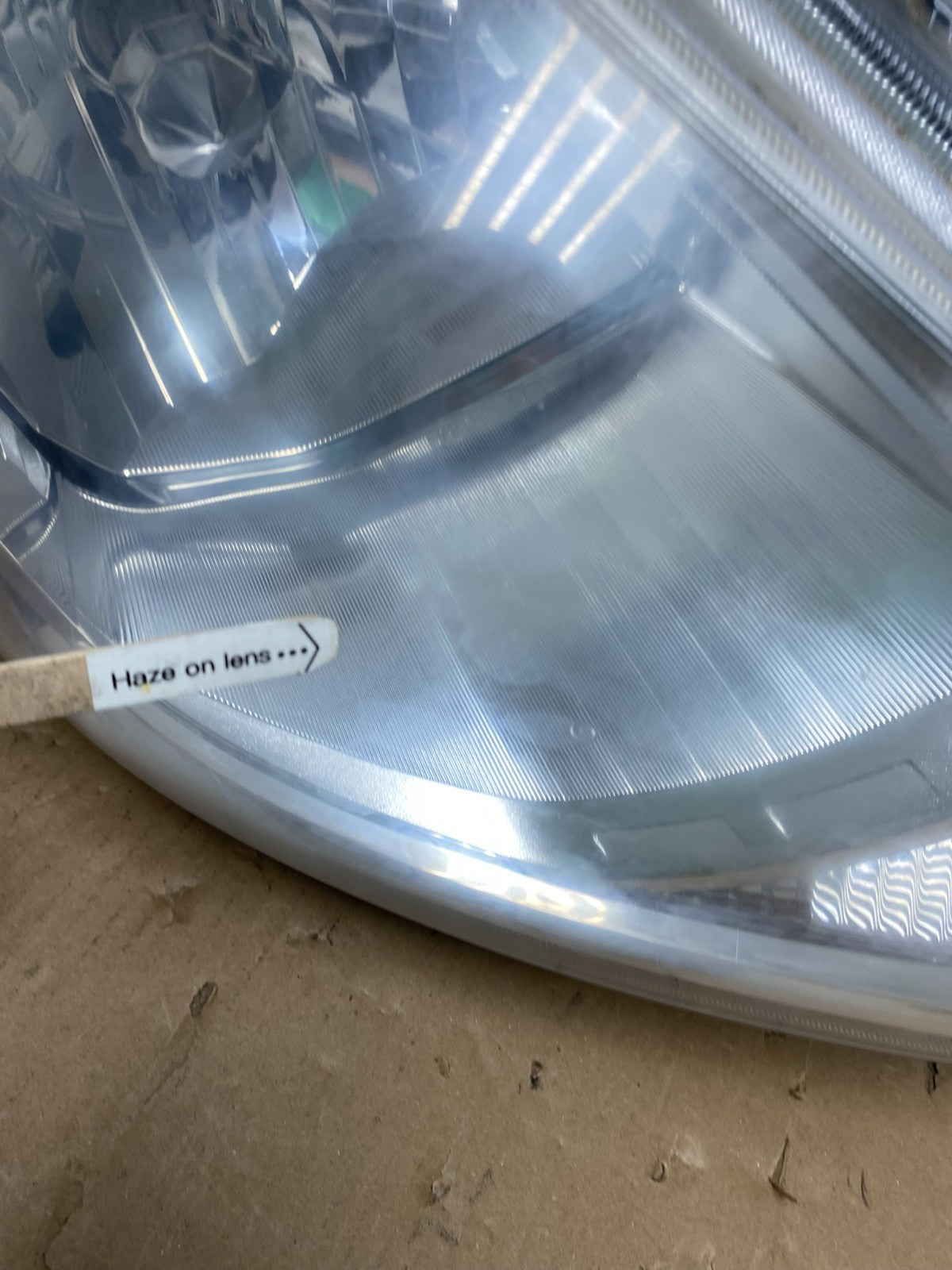 2015 to 2019 Nissan Versa Headlight Right Passenger RH Side Oem AB6842 DW4