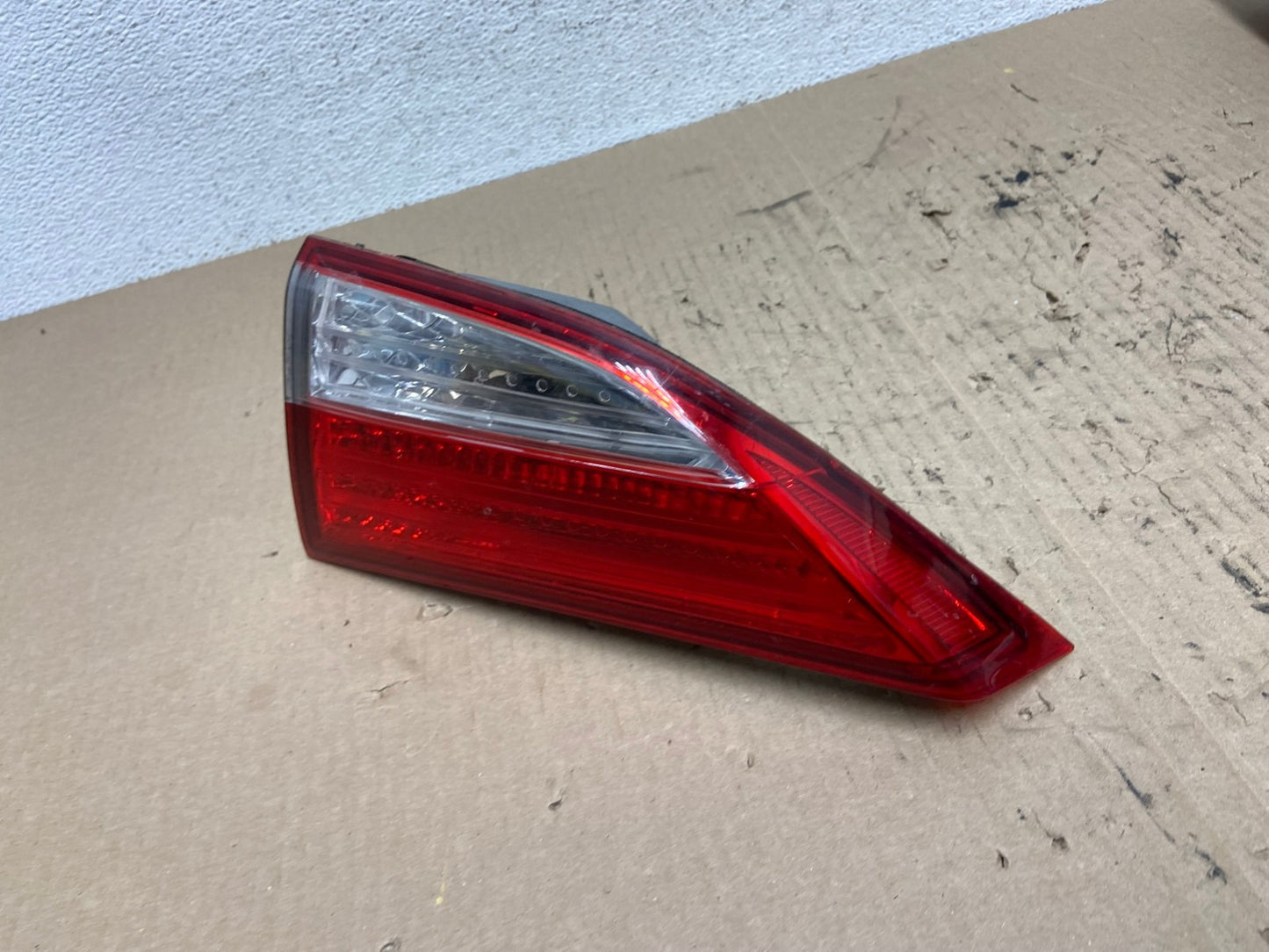 2011 2012 2013 Hyundai Elantra Inner Tail Light Right Passenger AF5988 LK1
