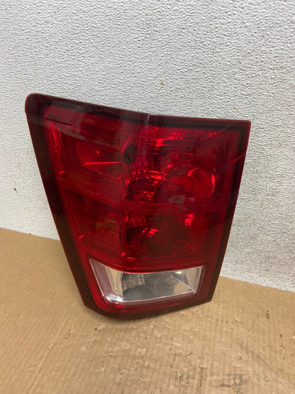 2005 to 2006 Jeep Grand Cherokee Left Driver Side Lh Tail Light AI6603 LK0