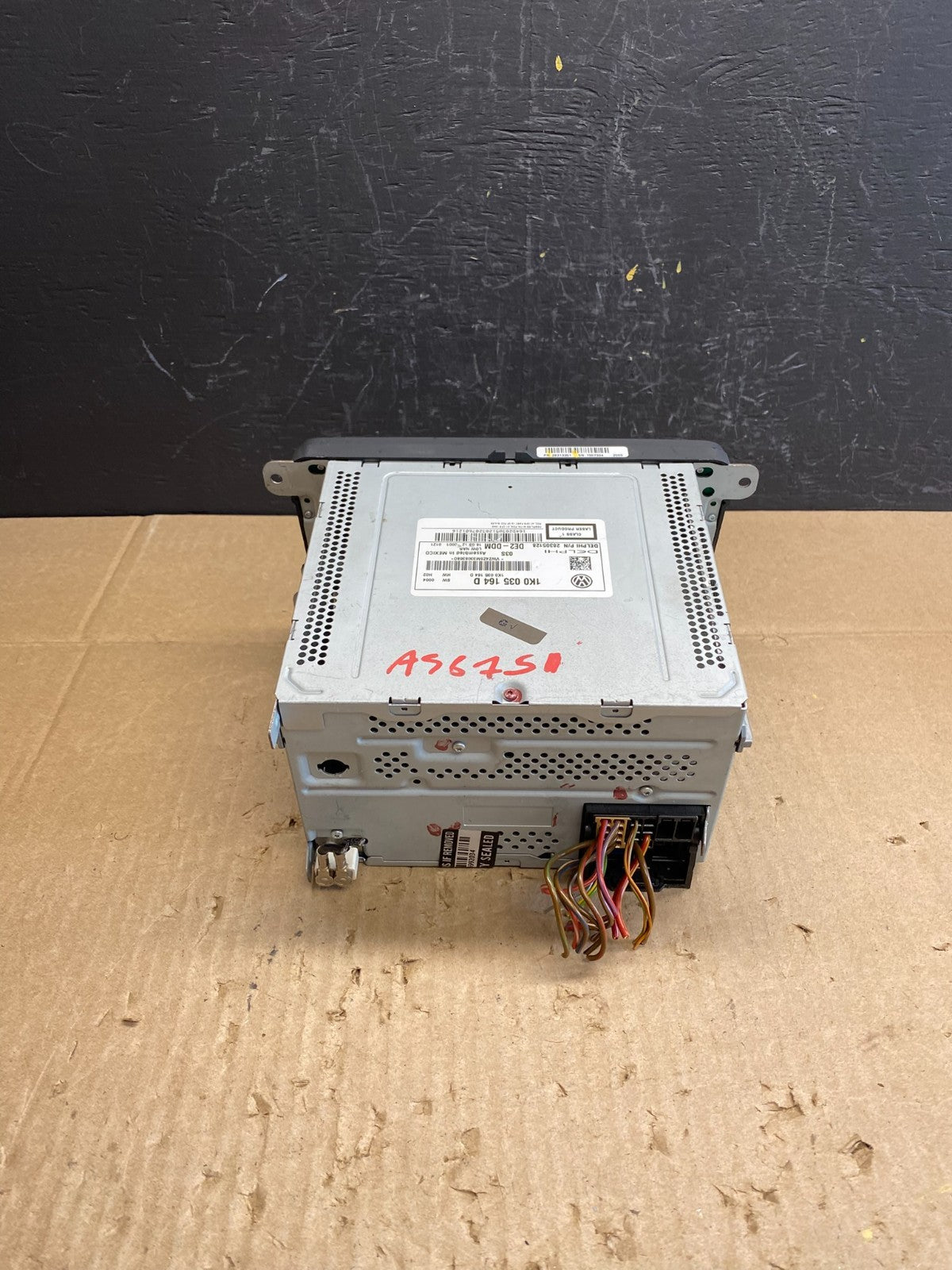 2011 to 2014 Volkswagen Passat Jetta Radio CD Player AM/FM AB9574 DG3