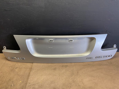 2007 to 2011 Lexus GS430 Trunk License Plate Trim Panel Cover 76801-30140 D94120