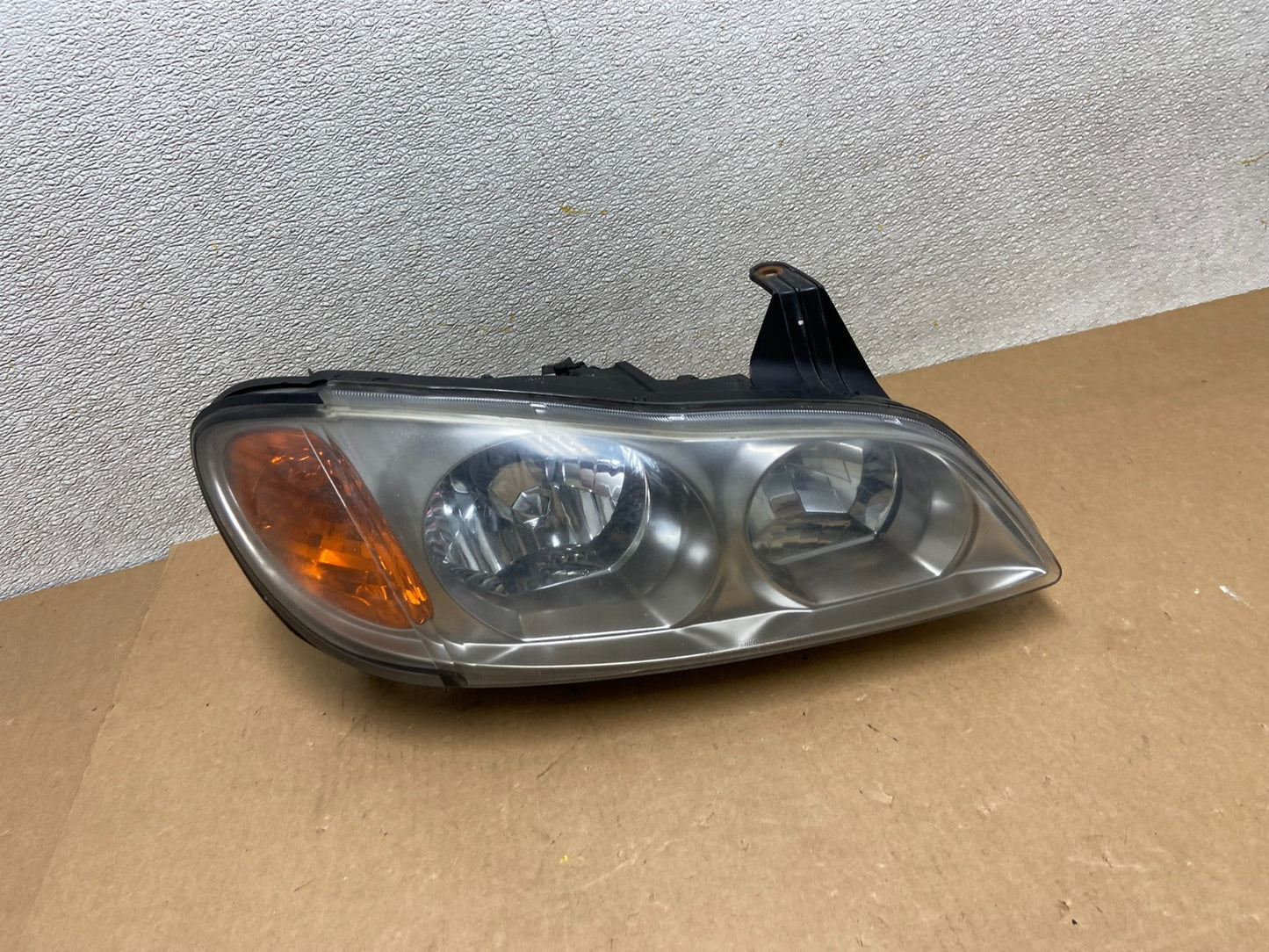 2000 to 2001 Infiniti I30 Right Passenger RH Side Headlight Xenon Z6678 DW0