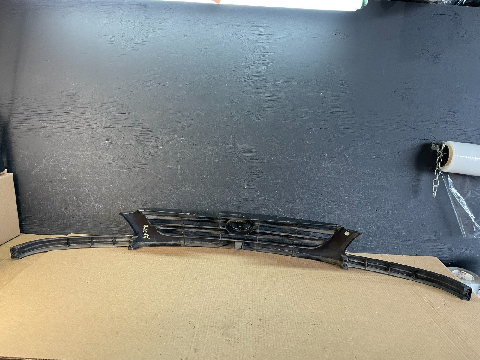 1998 1999 2000 Toyota Sienna Front Upper Mesh Grill Grille AF3791 DG3