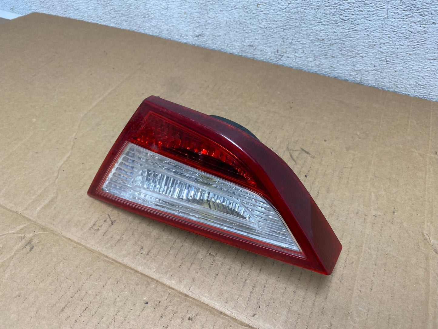 2011 to 2014 Hyundai Sonata Right Passenger Rh Inner Tail Light Oem M0623 DG2