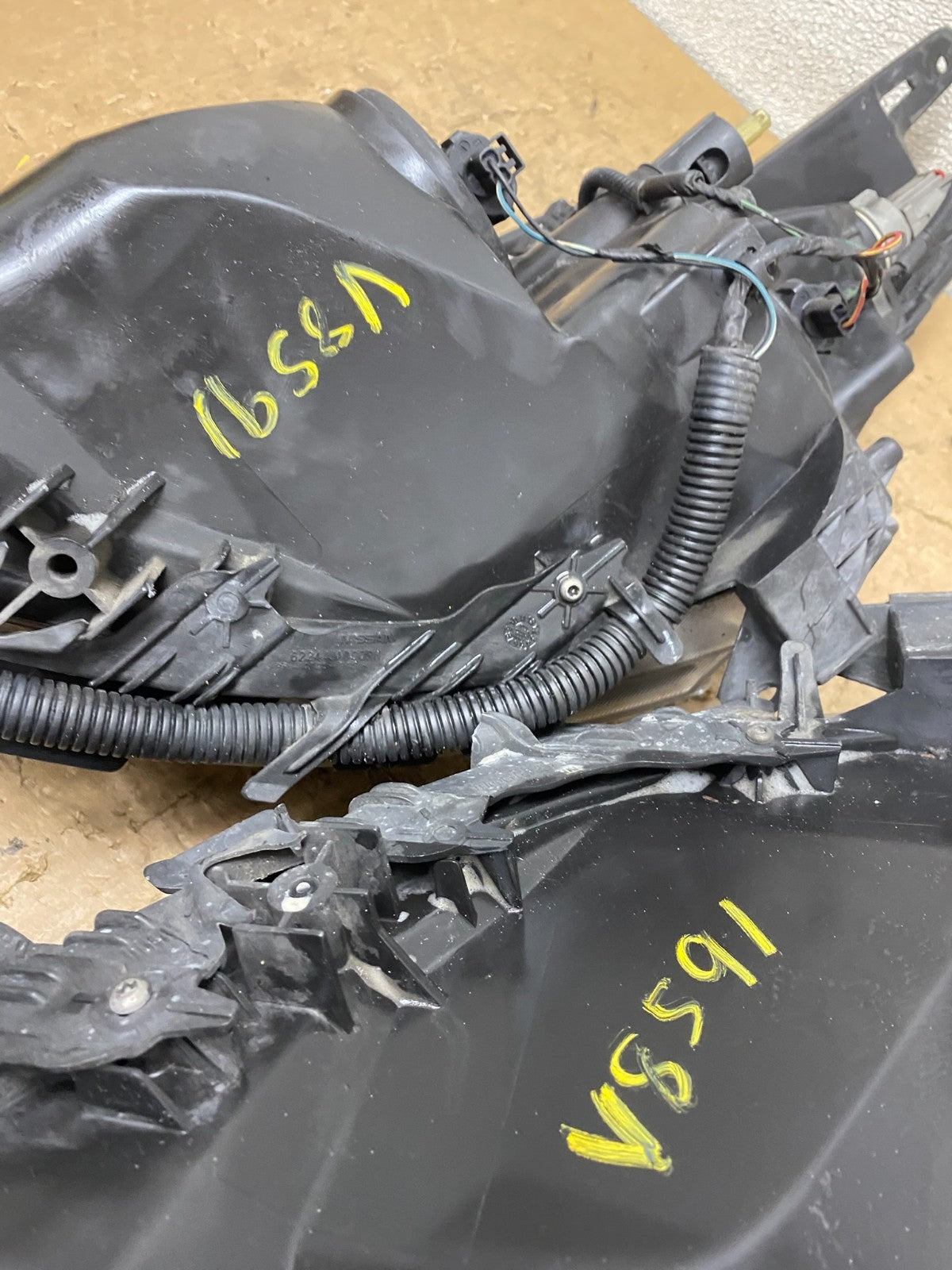 Sedan 2007 2008 2009 Nissan Altima Left+Right Set Headlights V8591 DW11
