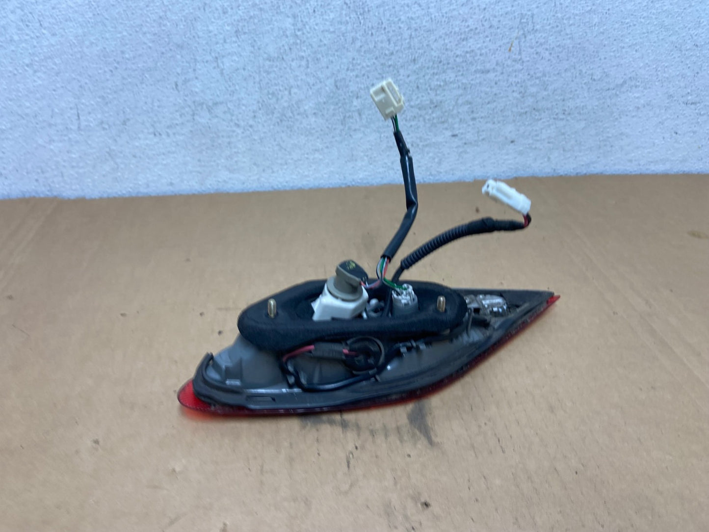 2005-2010 Toyota Avalon Right Passenger Side Tail Light Inner AD2631 LK3