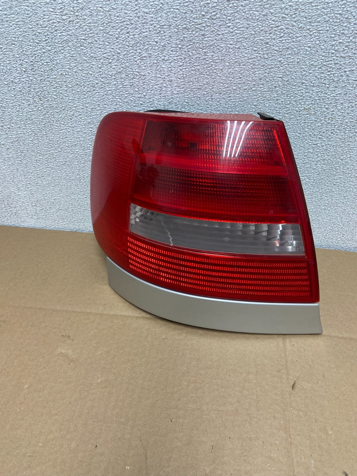 1999 to 2002 Audi A4 B5 Left Driver Side Tail Light Oem AB6091 DW0