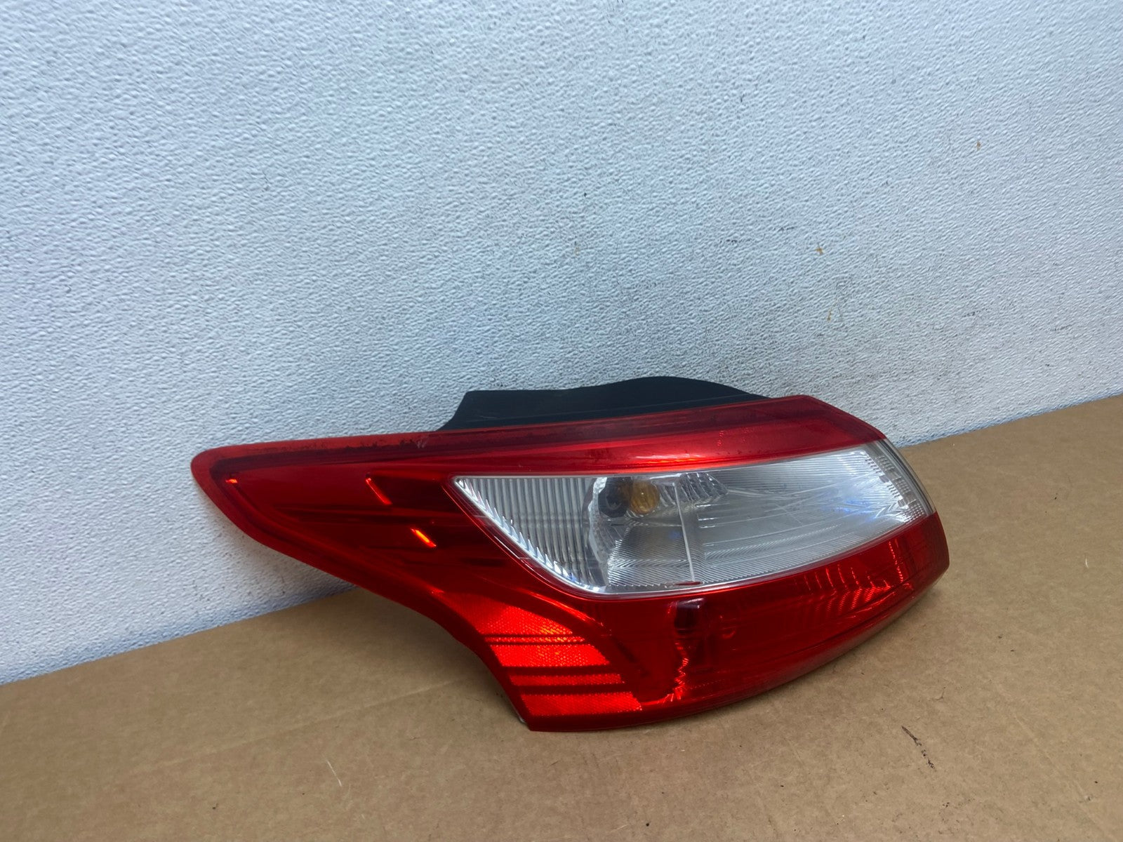 2012 2013 2014 Ford Focus Sedan Left Driver Lh Side Tail Light AD5312 LK2