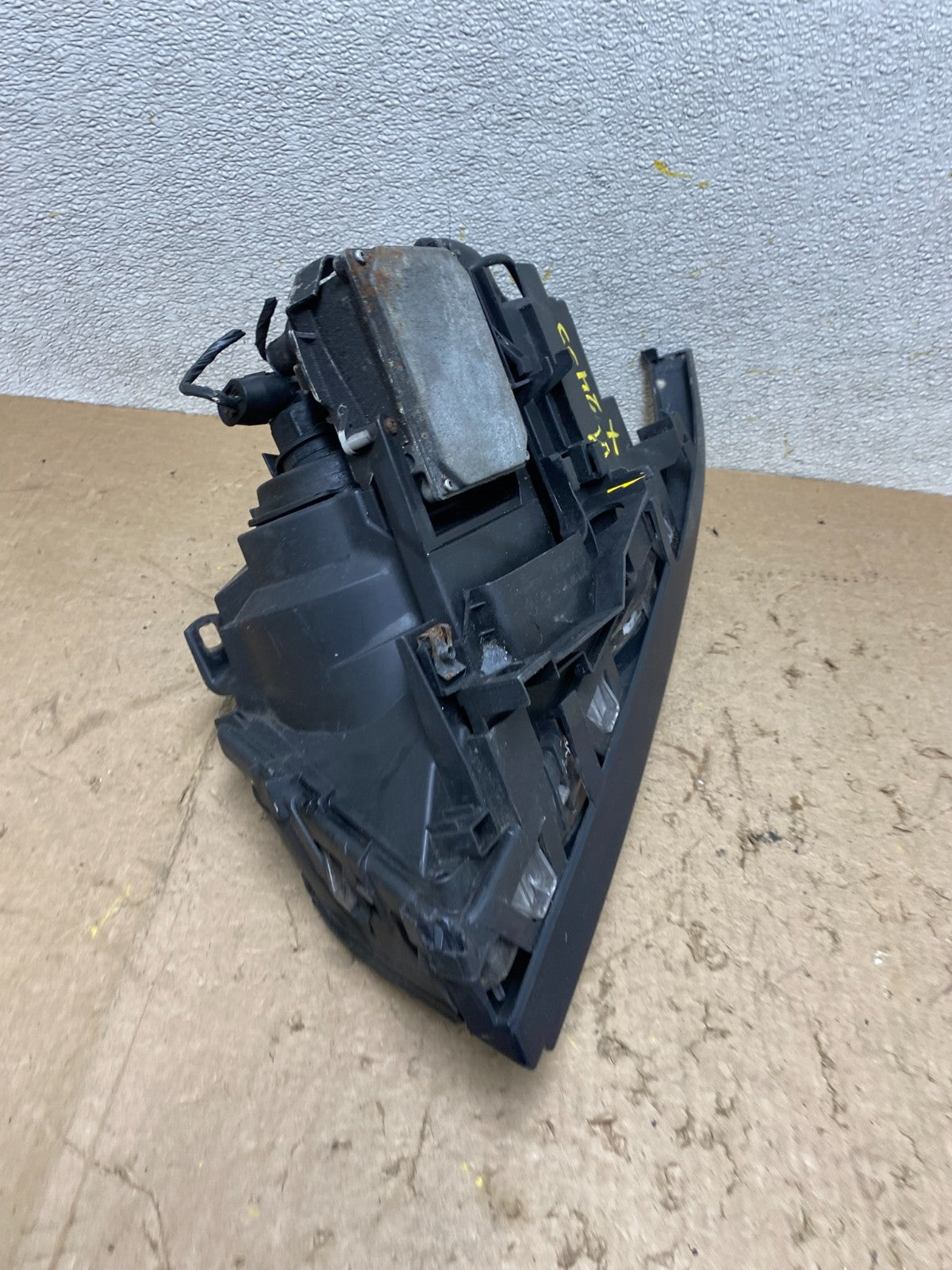 2000 to 2003 BMW 325Ci 330Ci E46 Coupe Right Side Xenon HID Headlight OEM X24559