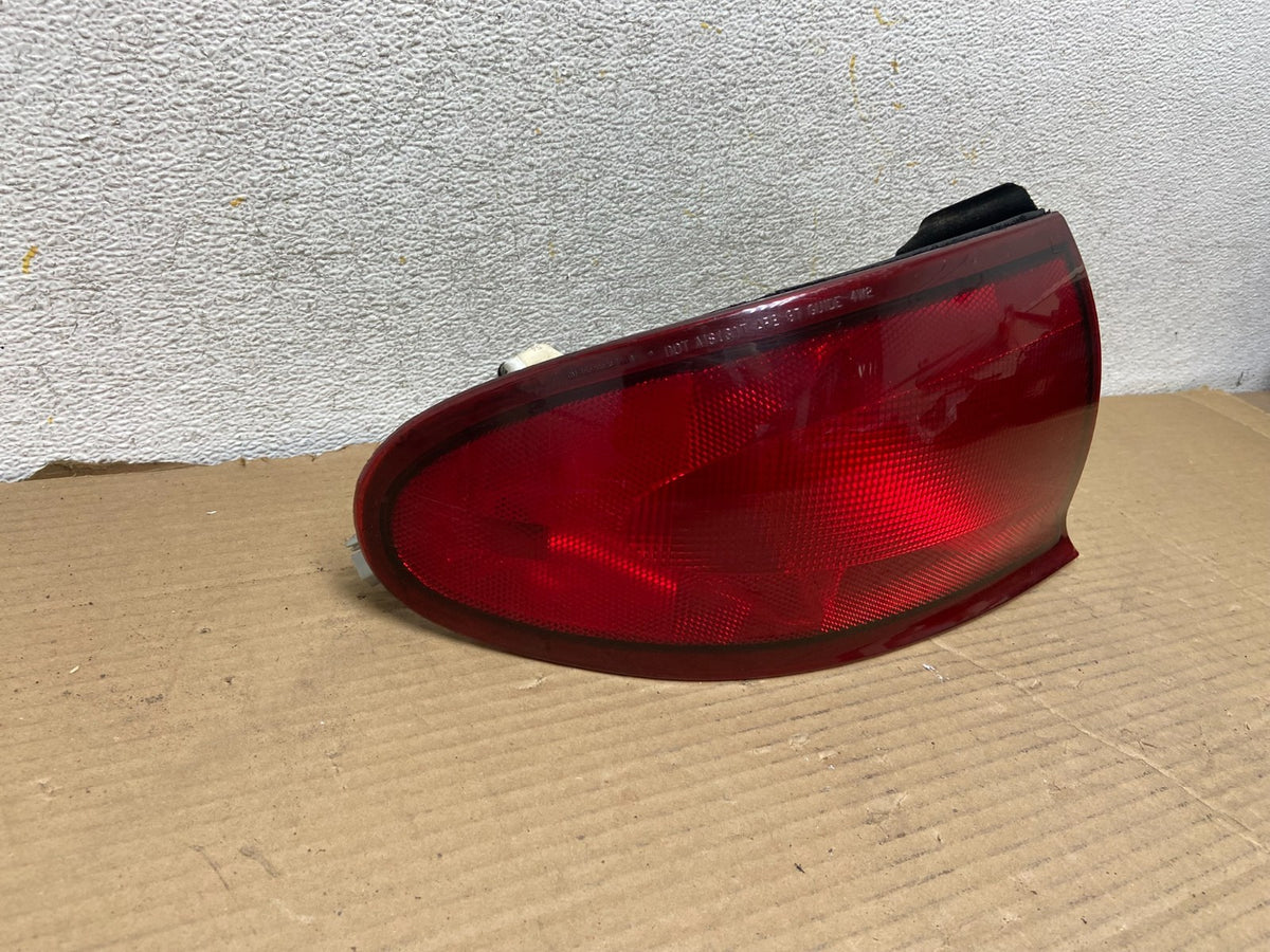 1997 to 2004 Buick Regal Left Driver LH Side Tail Light AH2459 DG1