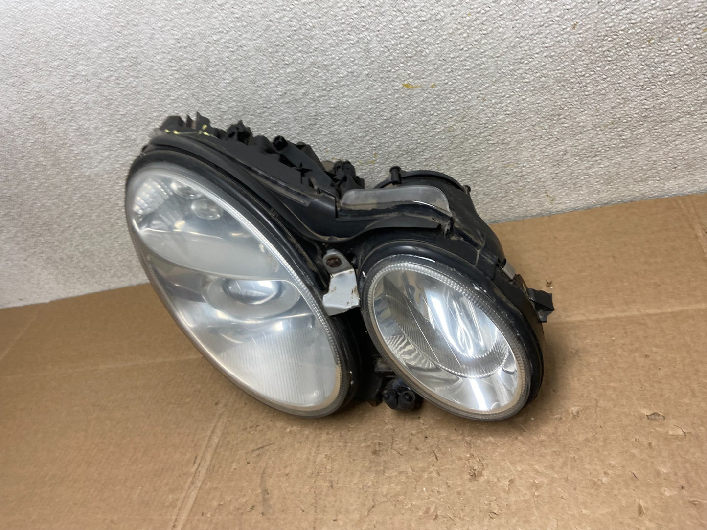 2003-2006 Mercedes E E320 E350 Class Right Passenger Xenon Headlight Y8747 DW1