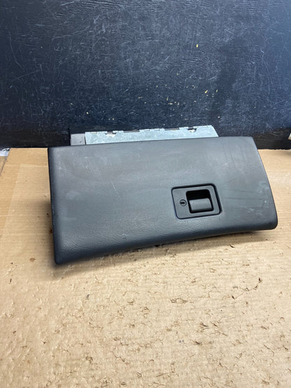 2006 to 2011 Ford Crown Victoria Glovebox Glove Box AG86902