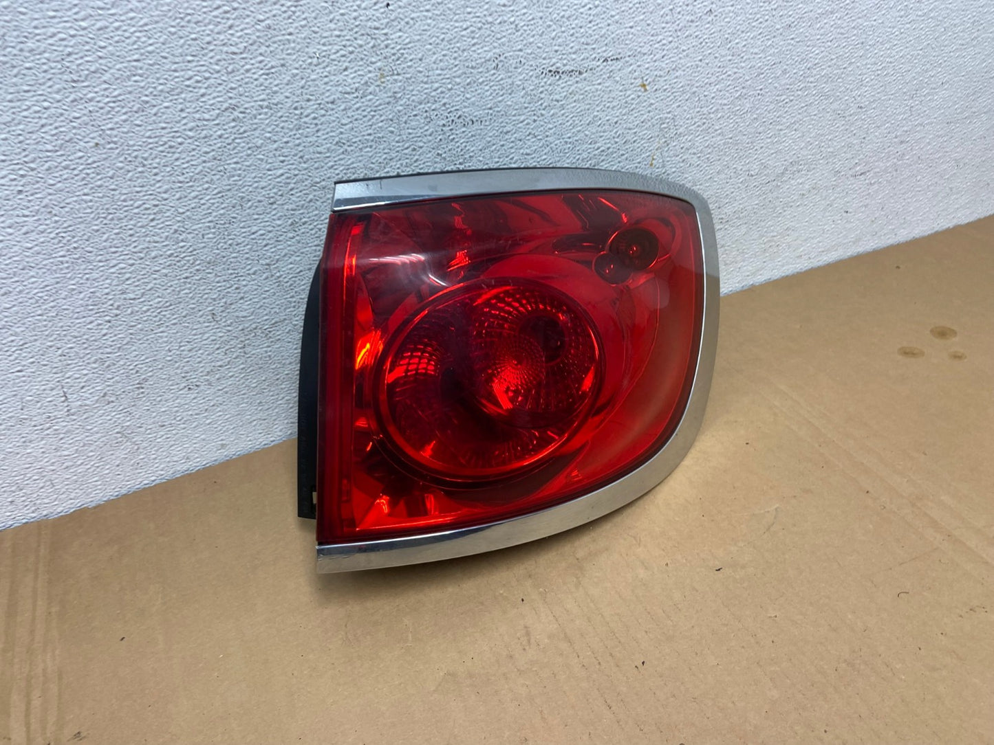 2008-2012 Buick Enclave Right Passenger Rh Tail Light AD2581 LK2