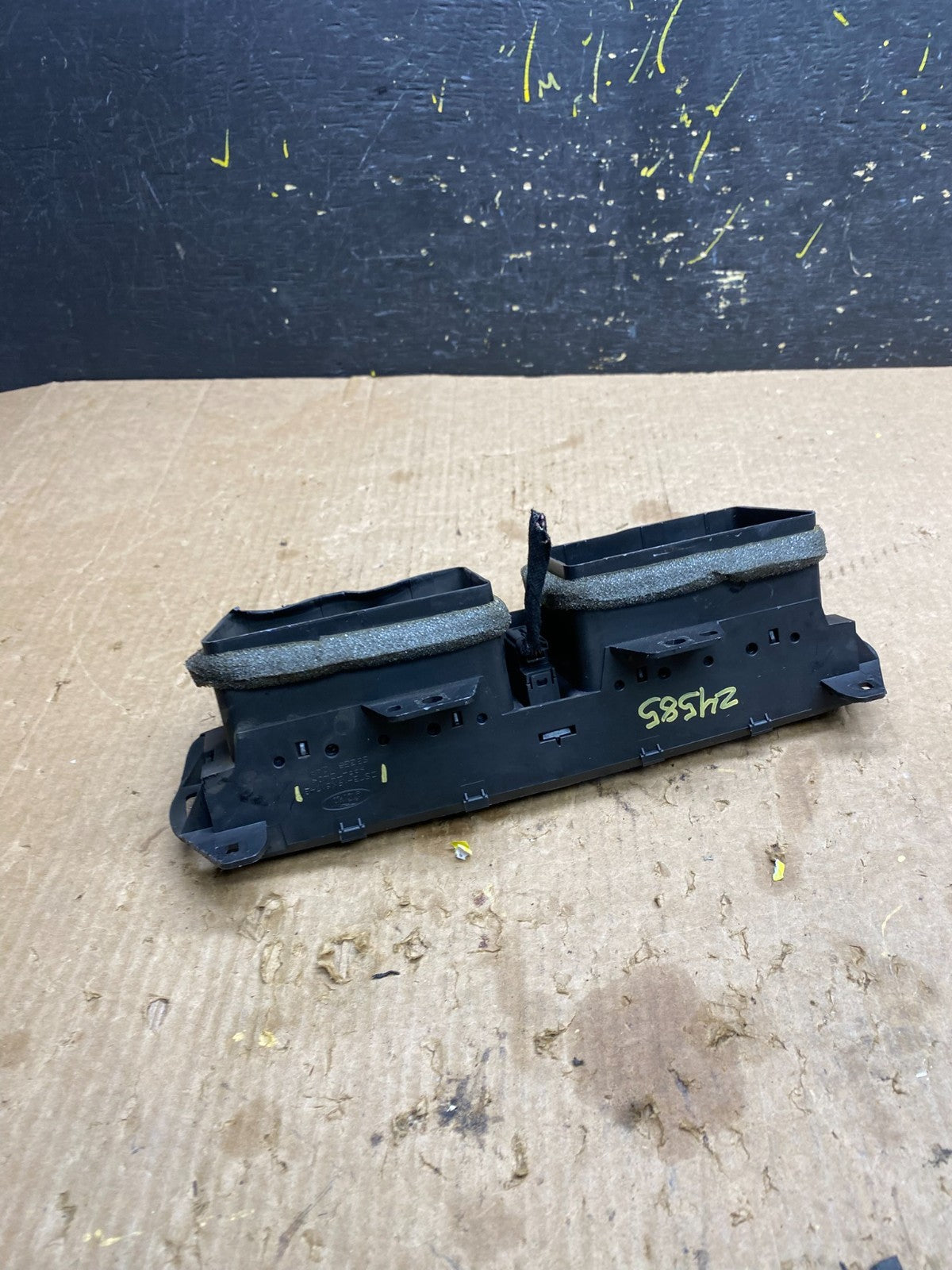 2013 to 2016 Ford Fusion Center Dash Air Vents DS73-19K617-A OEM Z4585 DG4