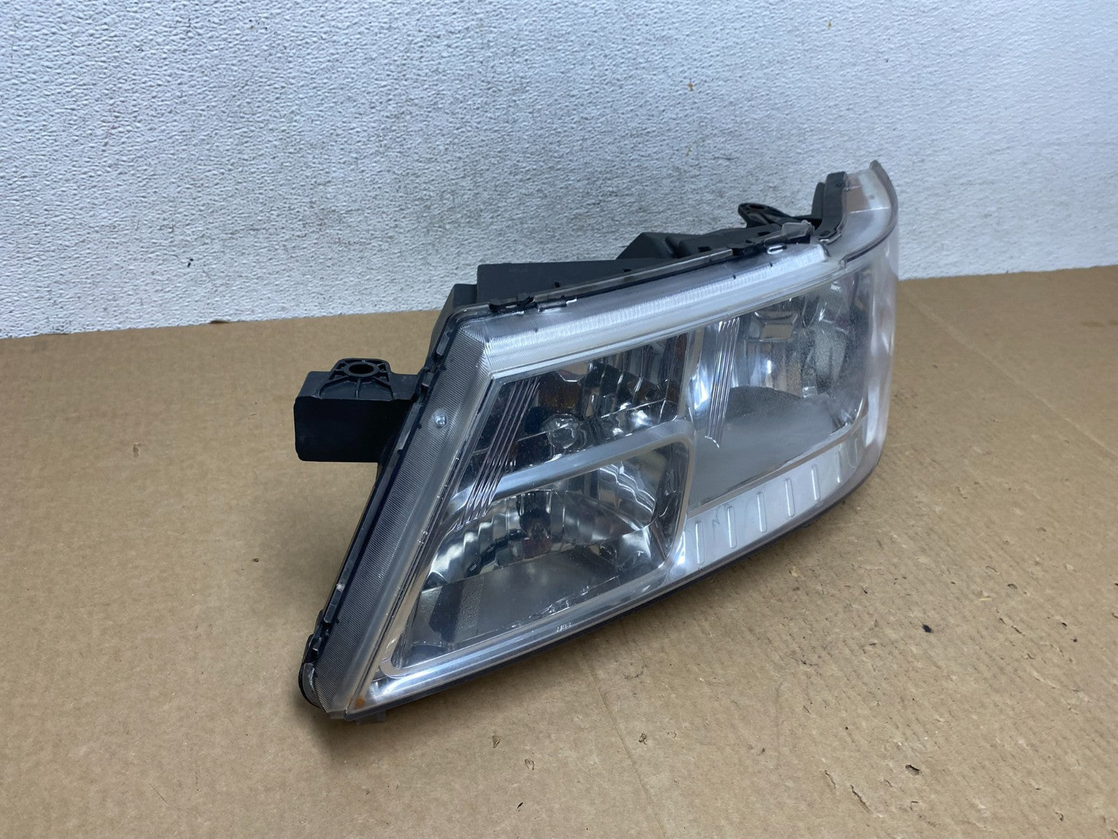 2009 to 2017 Dodge Journey Headlight Left Driver Lh Side Halogen AF9667 DW2