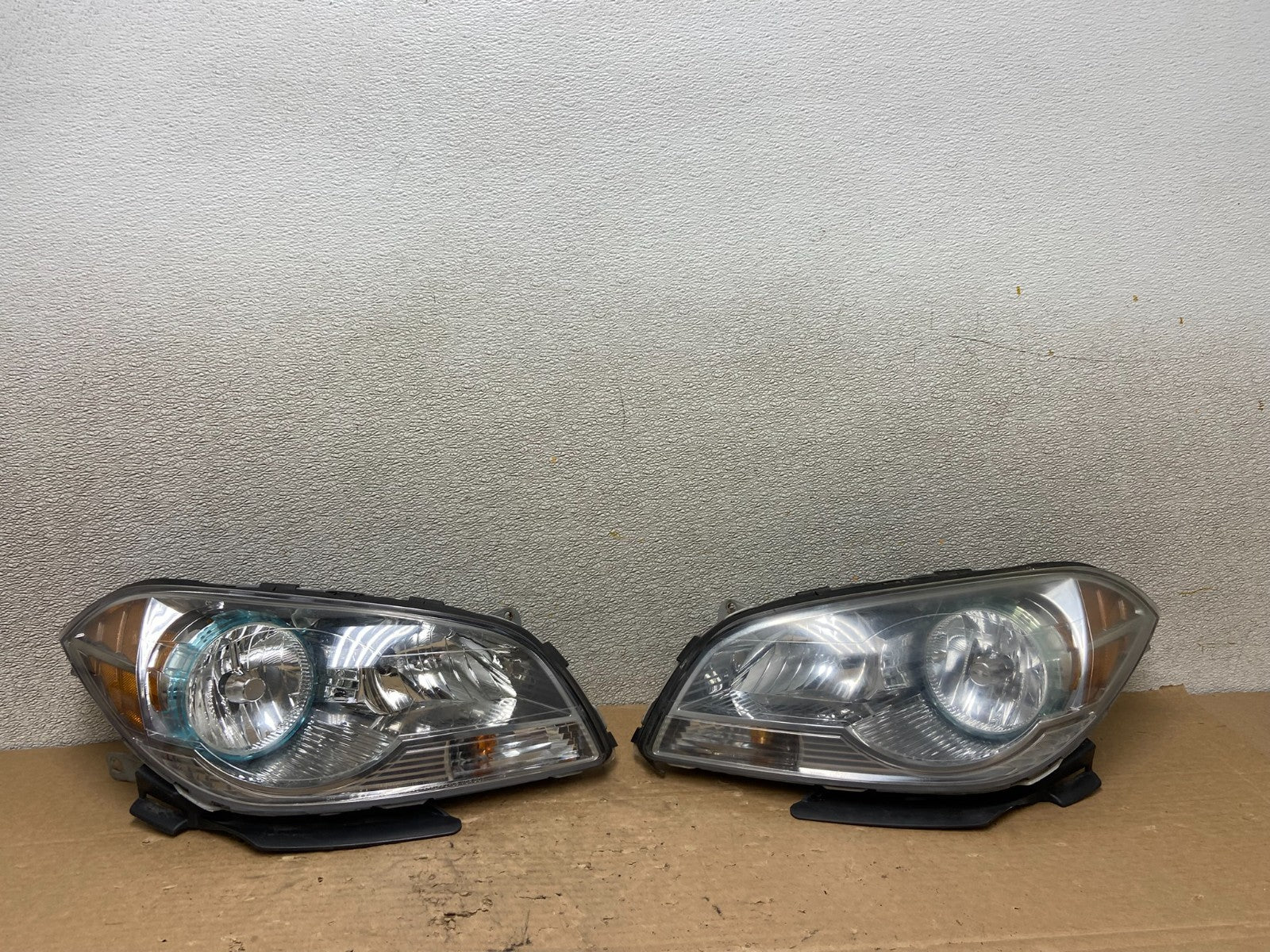 2008 to 2012 Chevrolet Malibu Left+Right Side Set Headlights AB4807 DW0