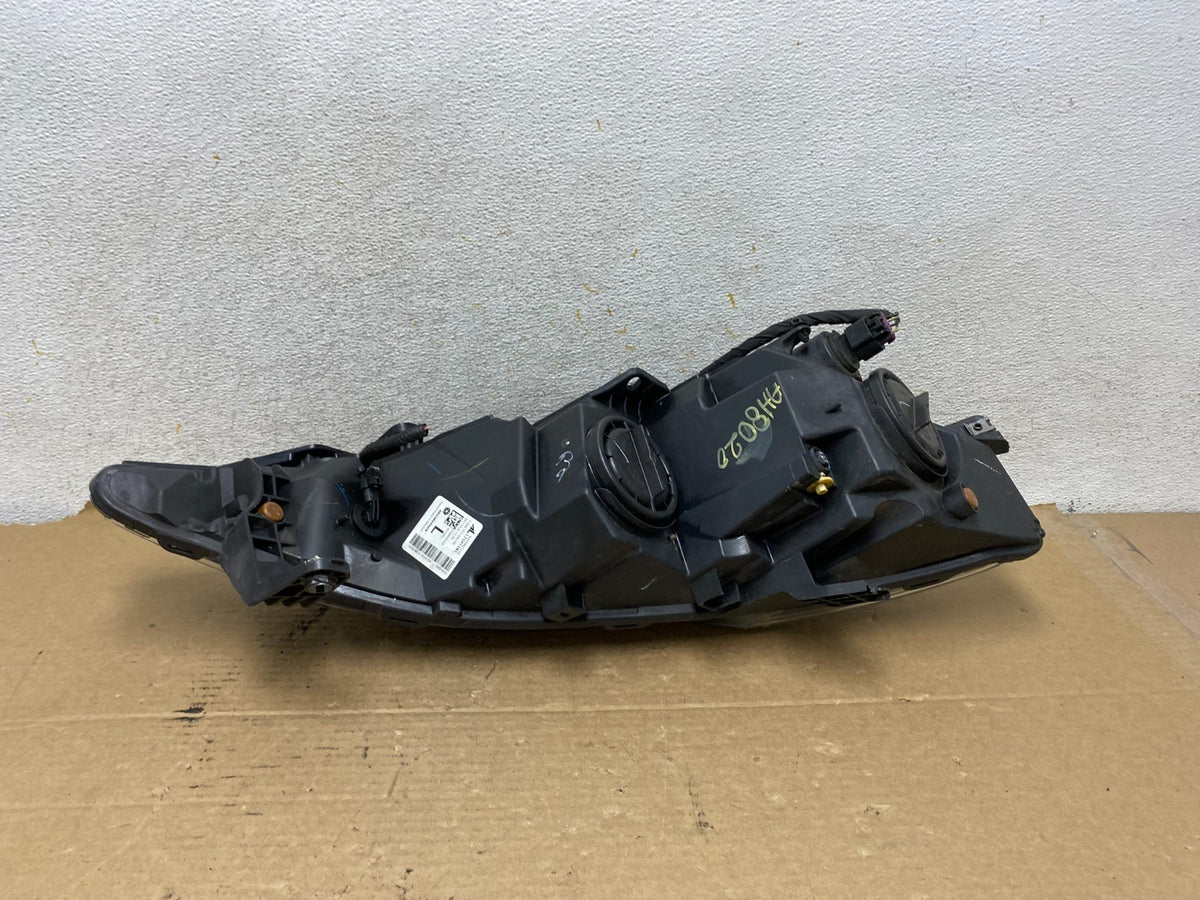 2017 to 2021 Chrysler Pacifica Left Driver LH Halogen Headlight ah8020 DG5