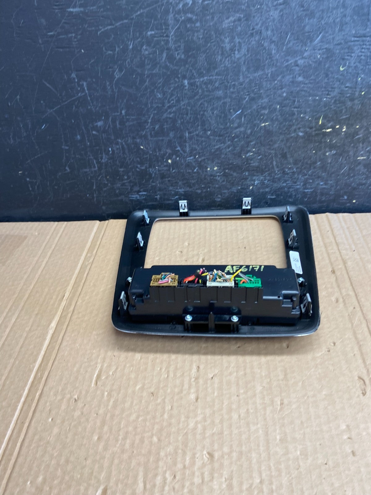 2013 - 2016 GMC Acadia A/C Heater Climate Control Radio Panel Bezel OE AF6171 DG4