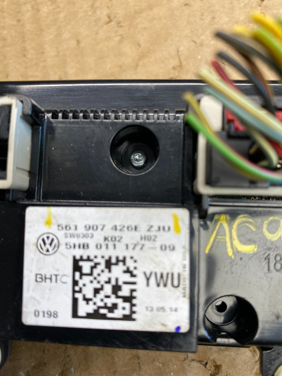 2013-2015 Volkswagen Tiguan Front Center Console Climate Control AC9500 DG4