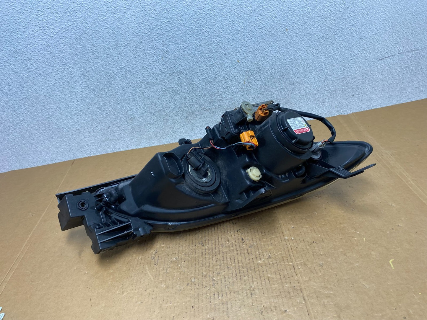2004 to 2009 Mazda 3 Sedan Left Driver LH Side XENON Headlight AE0420 DW5