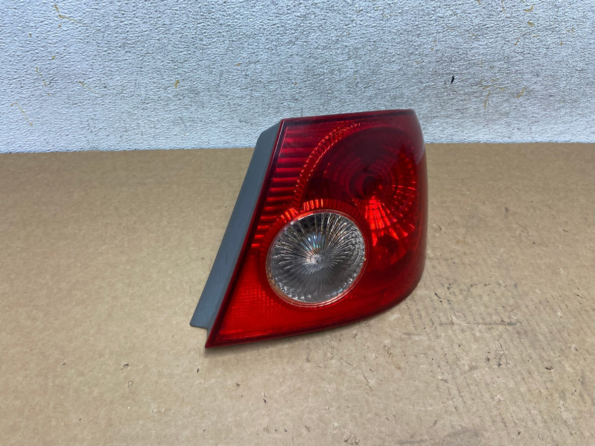 2005 - 2008 Toyota Corolla Right Passenger RH Side Tail light AI3358 LK2