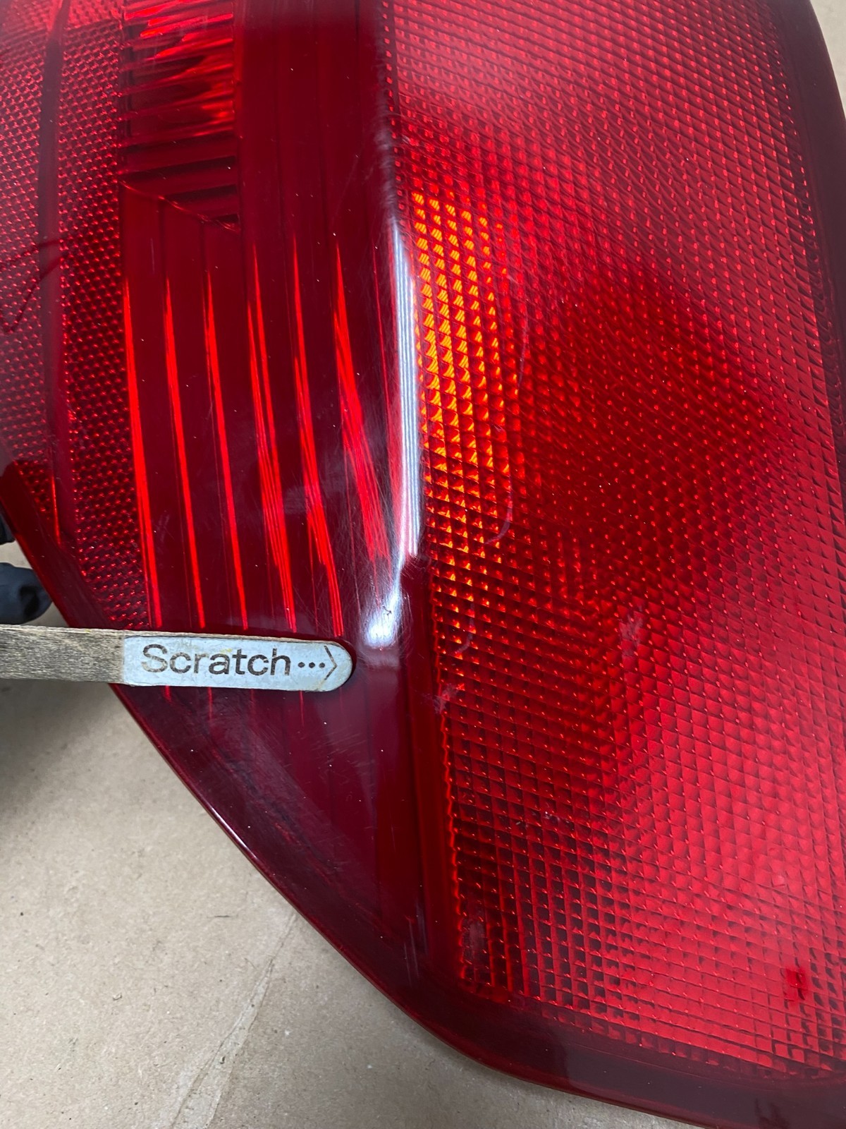 2004-2005 Toyota Sienna Right Passenger Rh Side Tail Light Oem Q4088 DW5