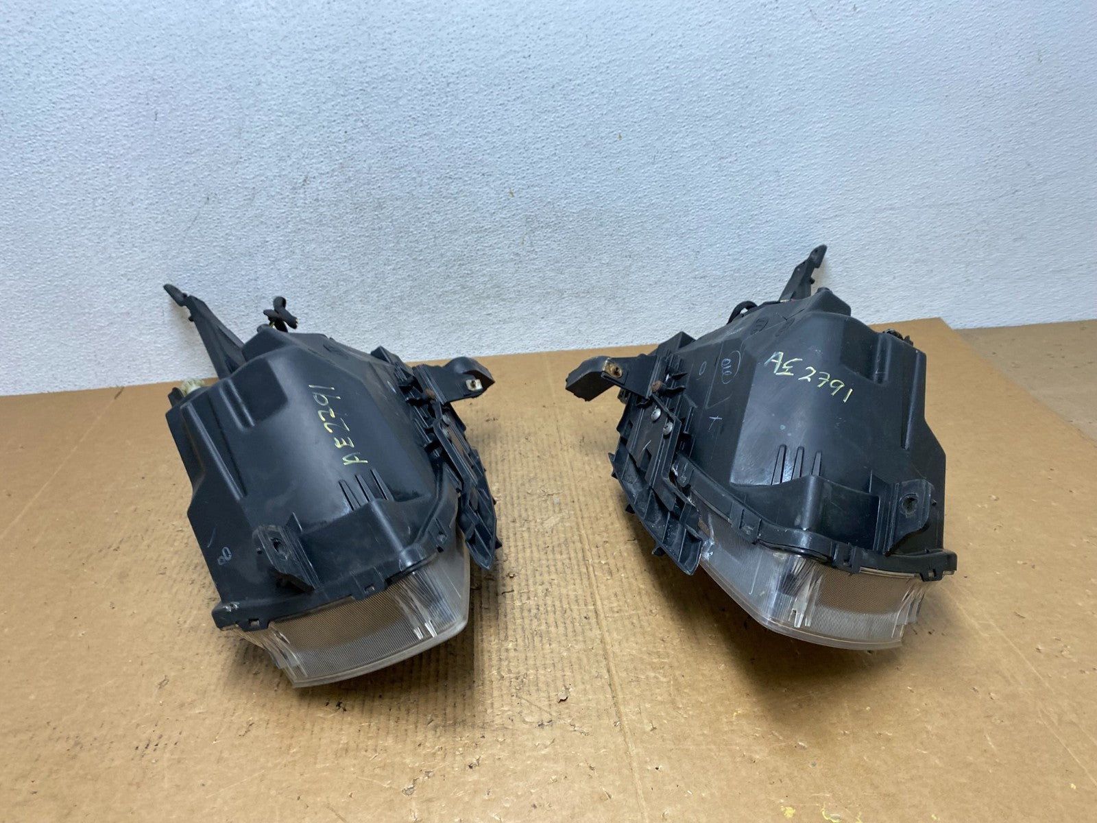 2011 to 2015 Chevrolet Cruze Halogen Left+Right Set Headlights AE2791 DW10
