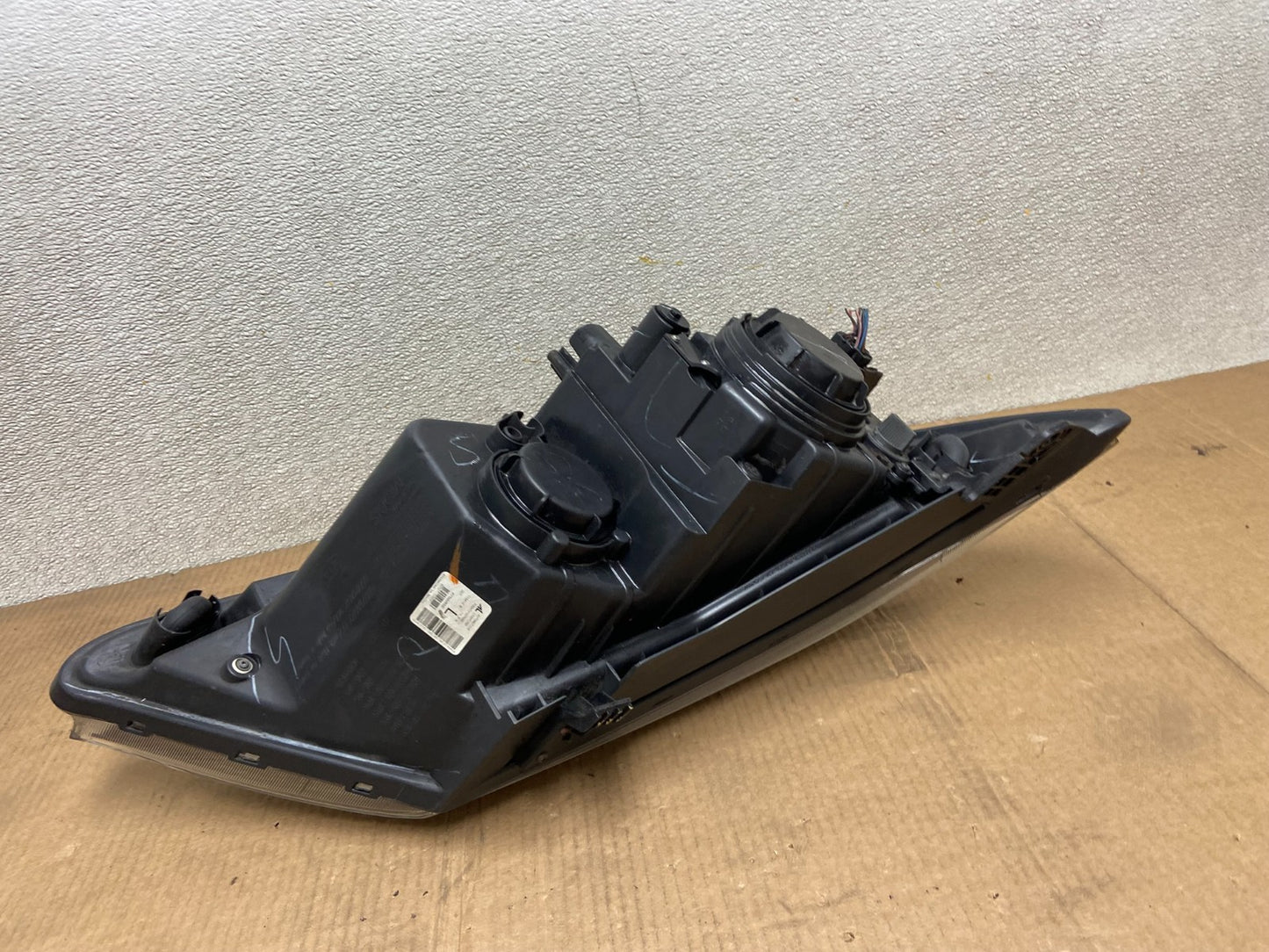 2014 to 2015 Kia Sorento Left Driver LH Side Headlight Halogen Oem AA5377 DW6