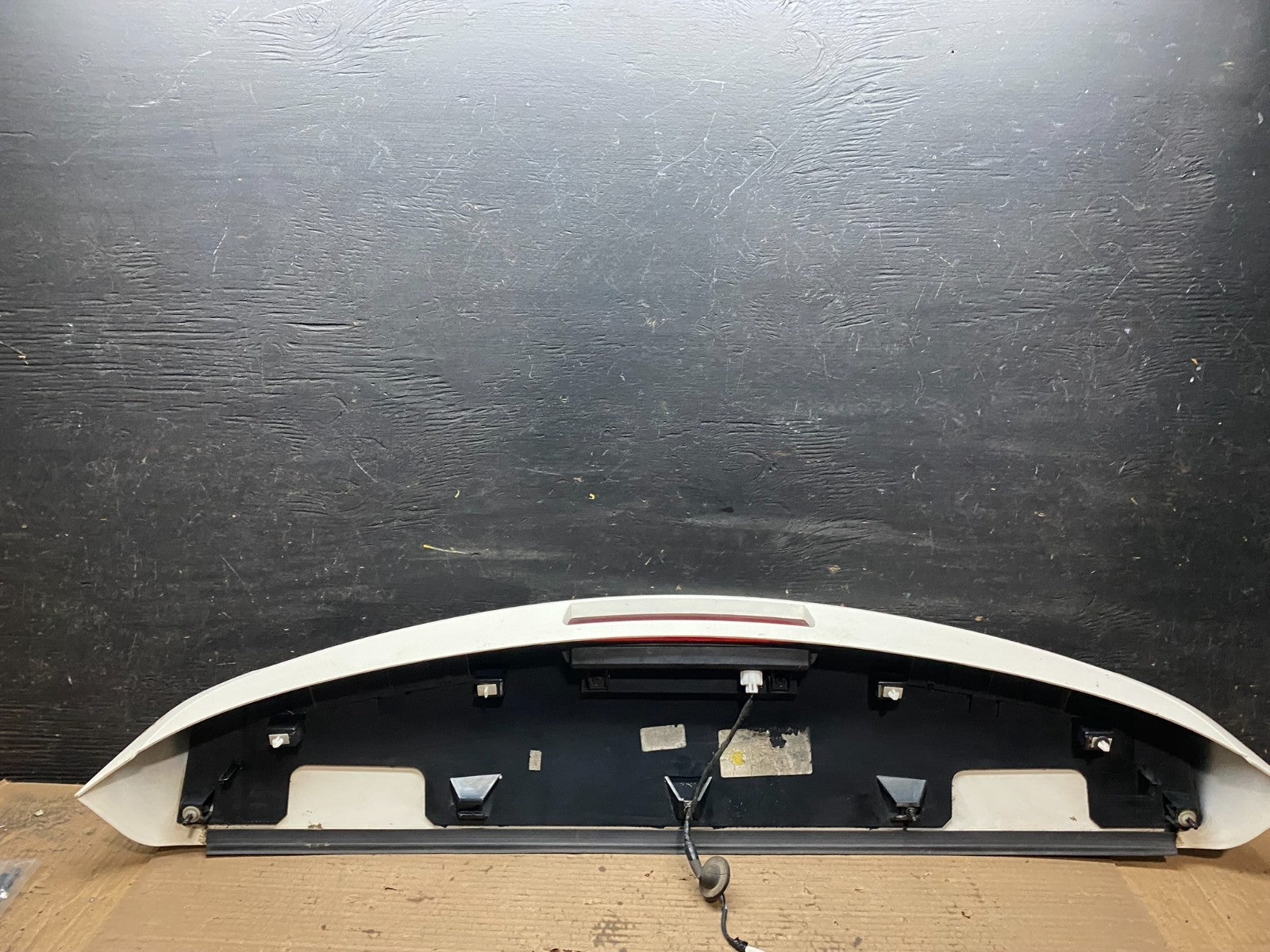 2009 to 2014 Volkswagen Routan Rear Spoiler OEM V2516 PS7