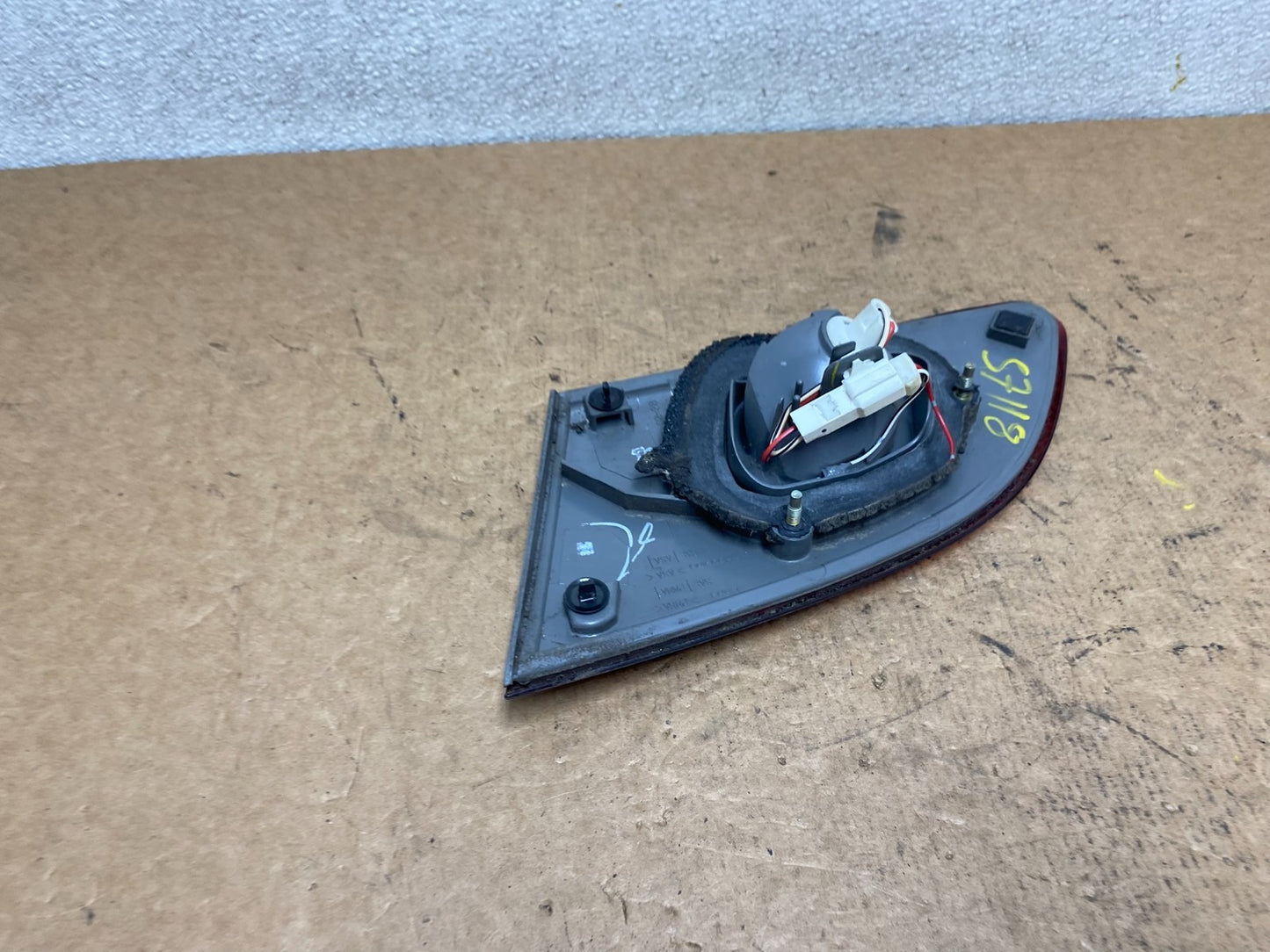 2001 2002 Toyota Corolla Left Driver LH Side Inner Tail light OEM S7118 DW5