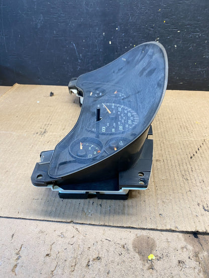 2004 to 2007 Chevrolet Express Speedometer Cluster Gauge M4421 DG2