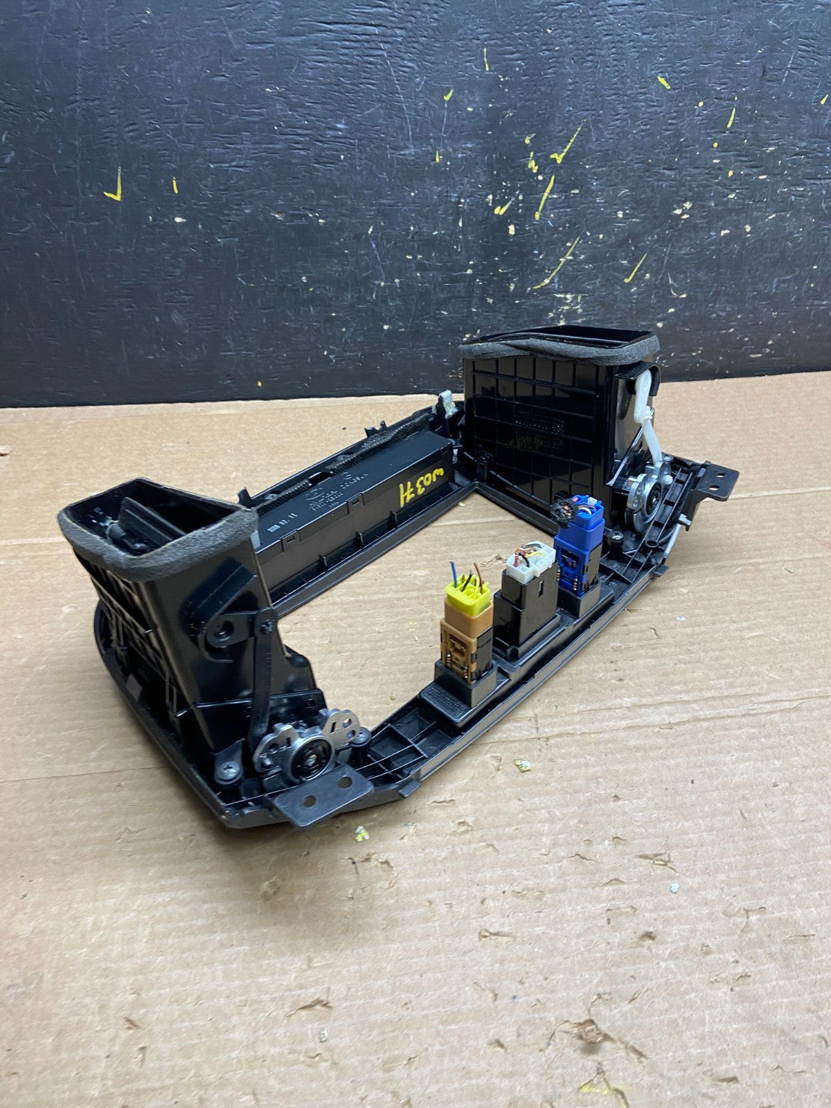 2007 to 2009 Hyundai Santa Fe Center Dashboard Radio Bezel Trim Oem W0371 DG3