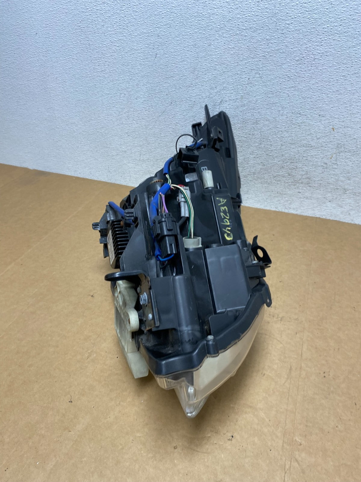 Sedan 4Door 2010 to 2013 Infiniti G37 Left Driver Headlight Xenon AE2943 DW7