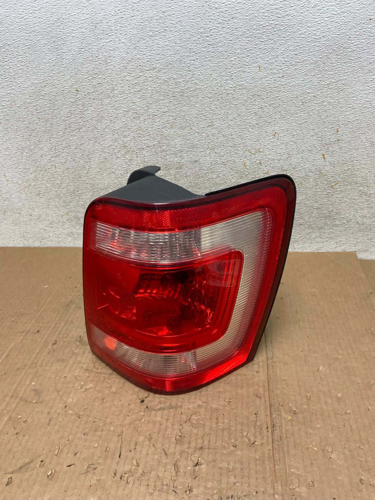 2008 to 2012 Ford Escape Right Passenger RH Side Tail Light AI5514 LK0