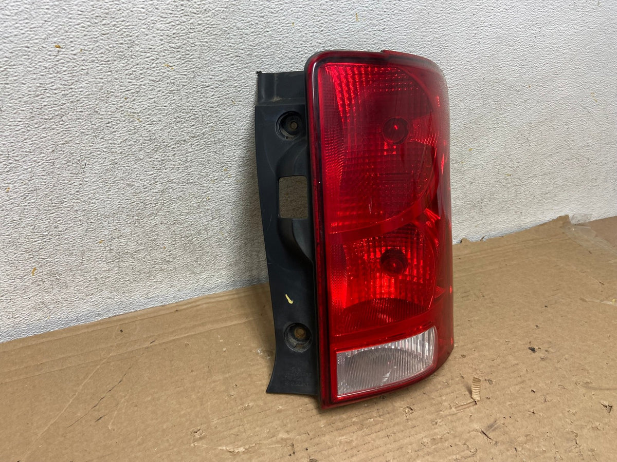 2007 to 2009 Suzuki XL-7 Vitara Right Passenger Rh Side Tail Light AH8904 LK1